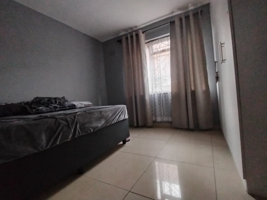 2 Bedroom Property for Sale in Grassy Park Western Cape